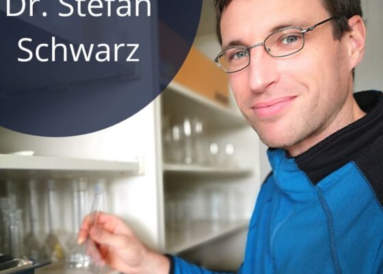 Dr. Stefan Schwarz, Fachlehrer für Chemie und Physik und Oberstufenkoordinator